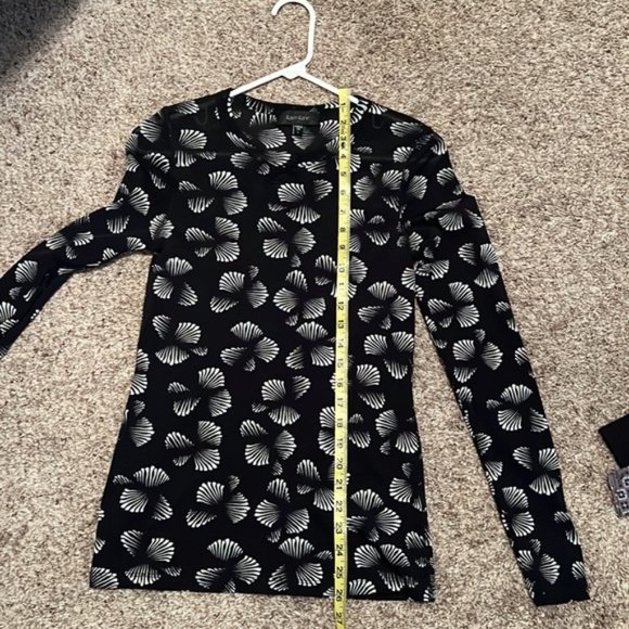 Karen Kane black and white top - Picture 2 of 4